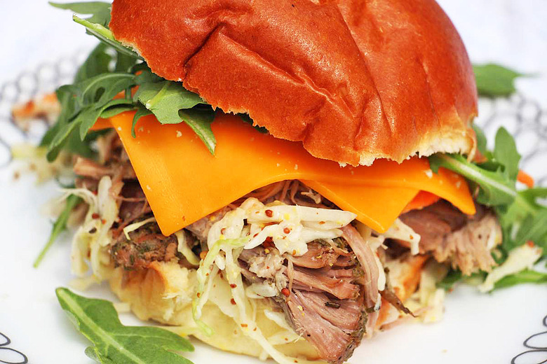 pulled pork sandwich