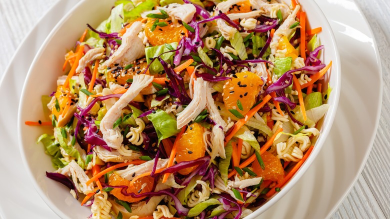 Salad with dry ramen noodles