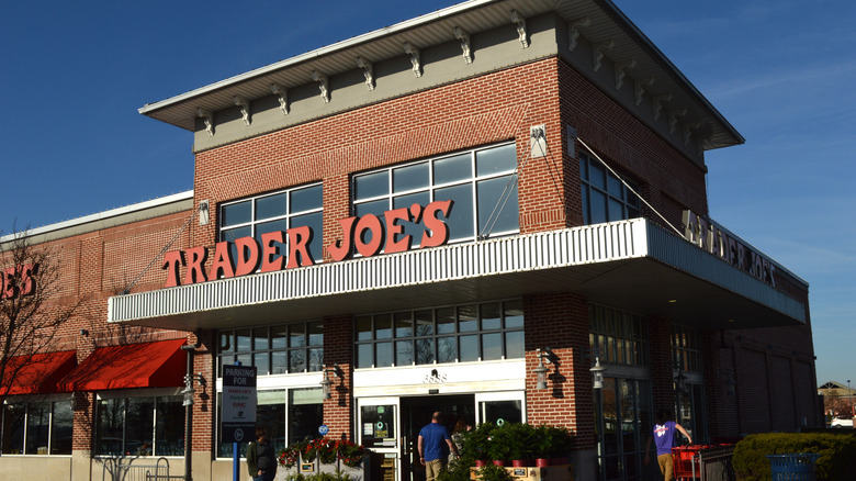Trader Joe's restaurant shopfront