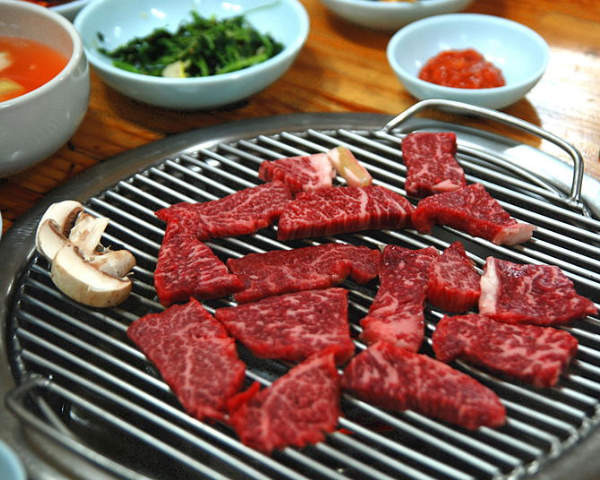 Restaurant Caught Reusing Customers' Uneaten Food