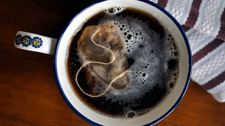 Steeping tea in tea bag