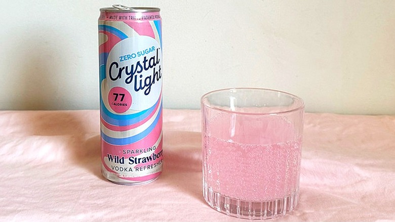Crystal Light Vodka Refresher Wild Strawberry, can and glass