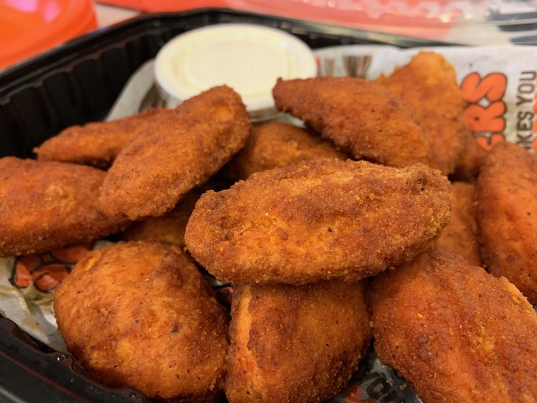 hooters unreal wings