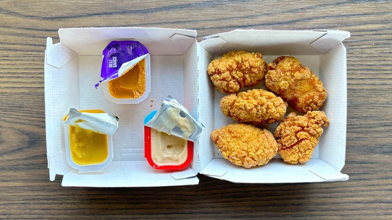 Order of Crispy Chicken Nuggets with trio of dipping sauces from Taco Bell