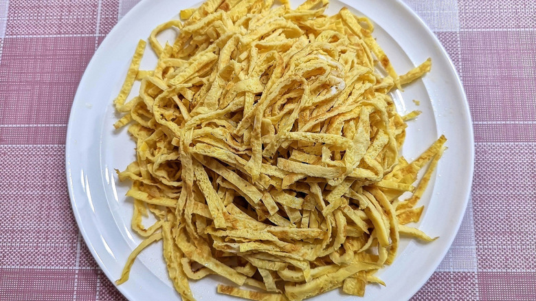 omelet cut into ribbons for noodles