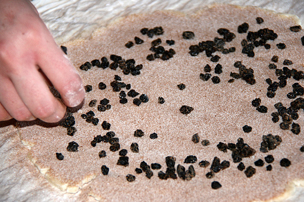 Filling: Adding raisins