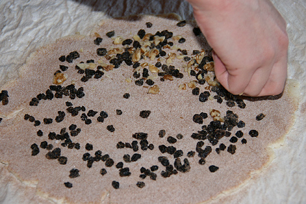 Filling: Finish with walnuts