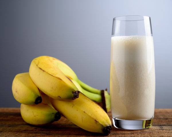 Saffron Banana Honey Oat Smoothie