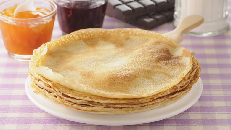 A plate of crepes