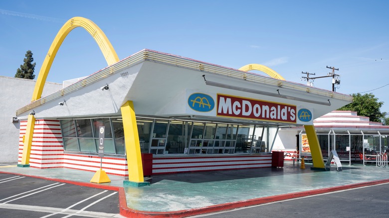 historic mcdonald's with single arch