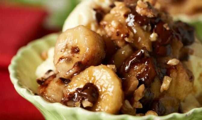 Slow-Cooker Chocolate Bananas Foster