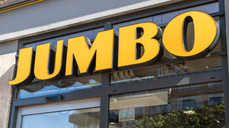 Jumbo storefront signage