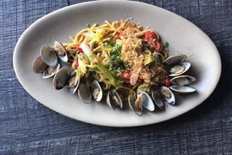 Chef Michael Pirolo's Spaghetti con Vongole