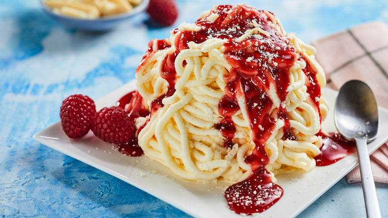Plate of spaghettieis 