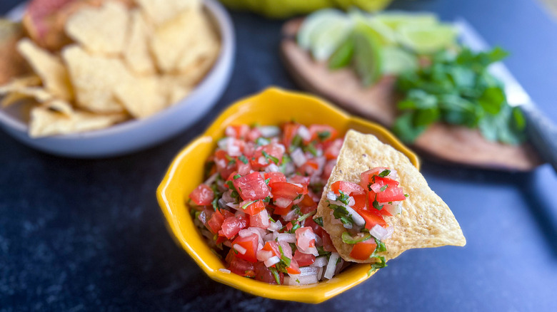 pico de gallo with chip