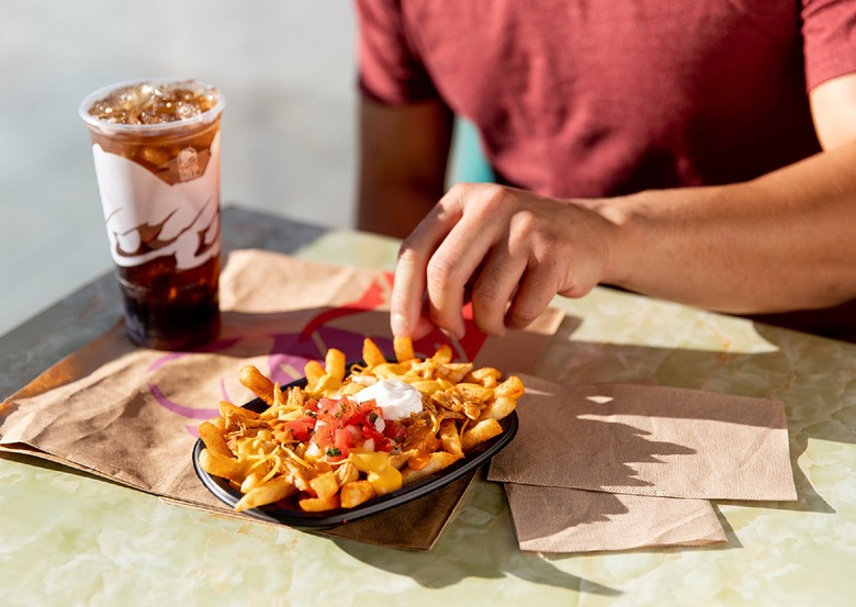taco bell buffalo chicken nacho fries