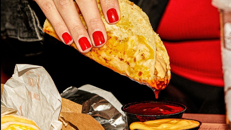 dipping taco
