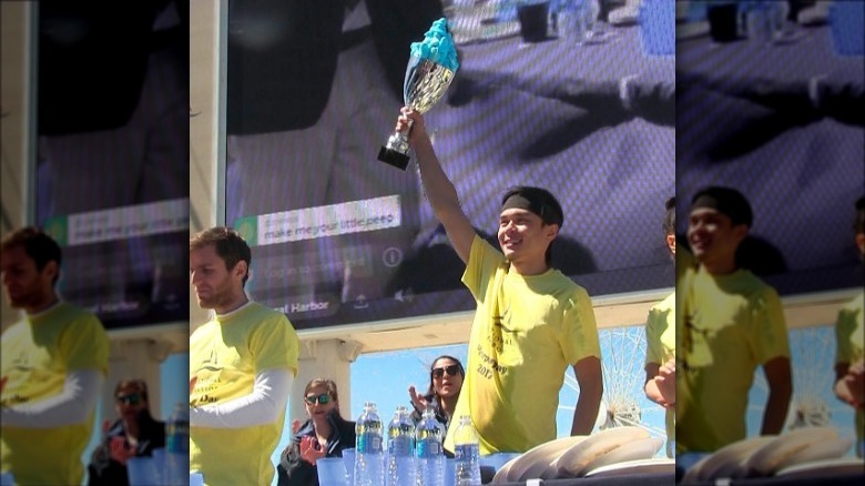 matt stonie holding peeps trophy