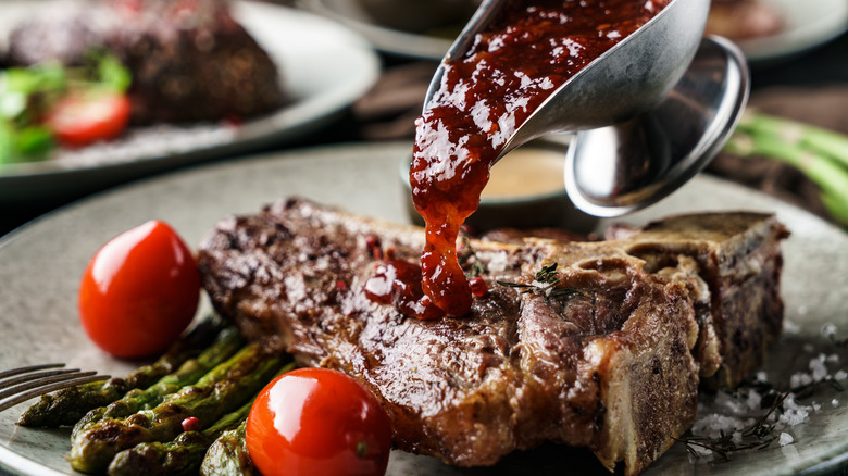 steak with jam sauce