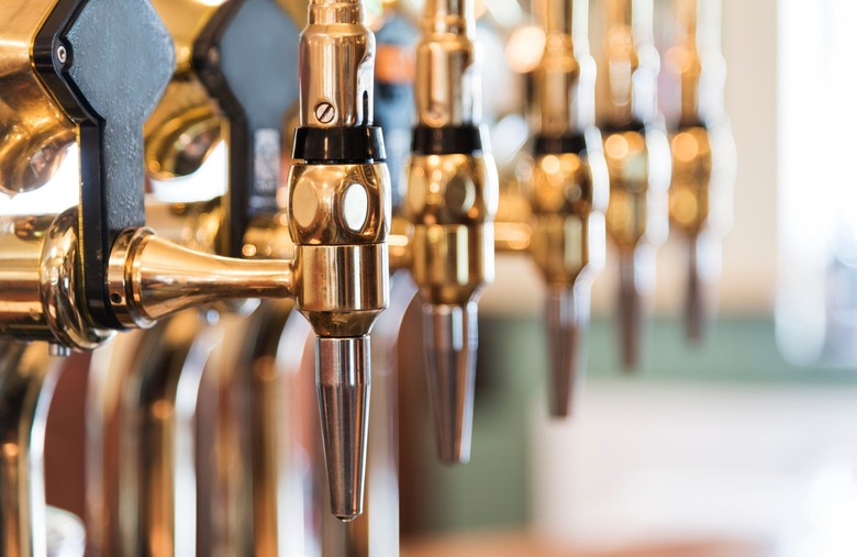wine, restaurant, keg, on tap