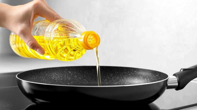 oil frying pan