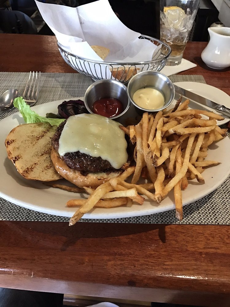 #32 Hamburger Fonfon, Chez Fonfon (Birmingham, Alabama)