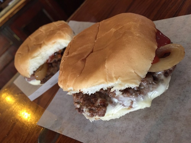 #77 Cheeseburger, Booche's (Columbia, Missouri)