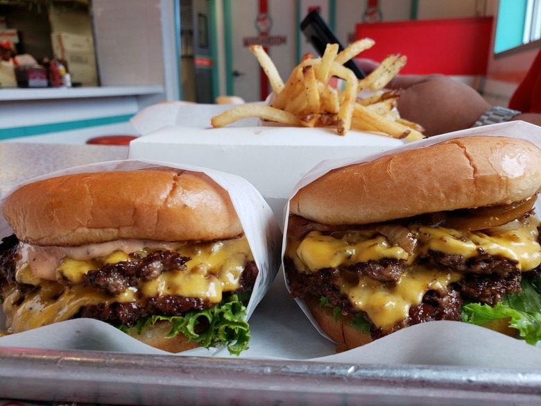 #85 Double Cheeseburger, Hugh-Baby's BBQ and Burger Shop (Nashville, Tennessee)
