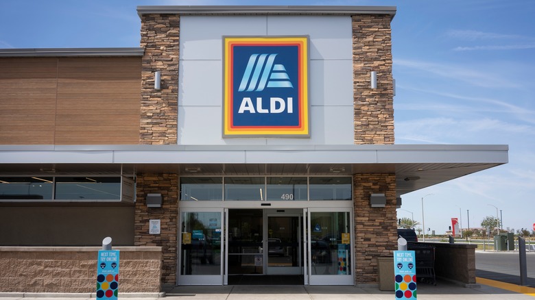 Aldi storefront