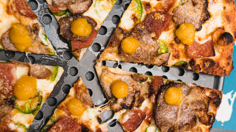 mushroom and pepper pizza