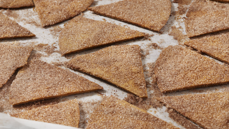 Baked cinnamon sugar crackers