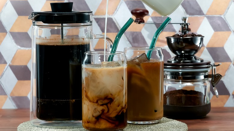french press coffee brewing