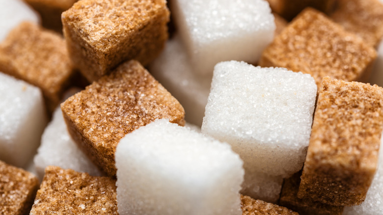 Brown sugar and white sugar cubes