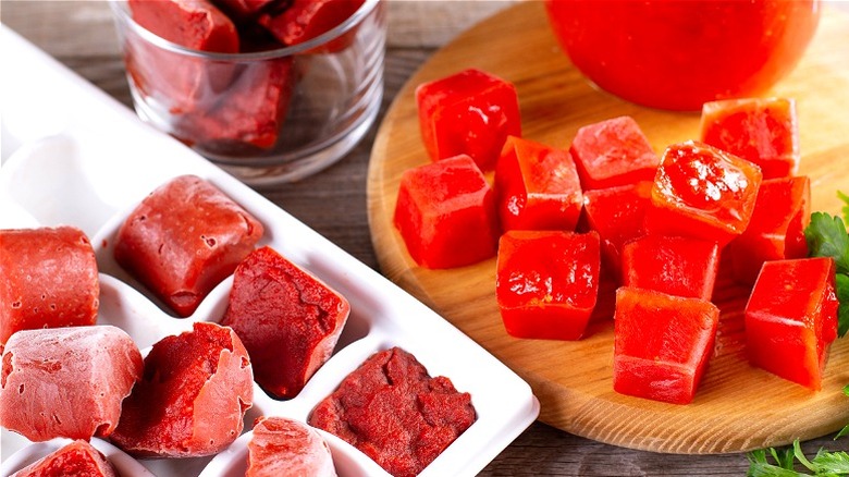 Cold cubed tomato paste 
