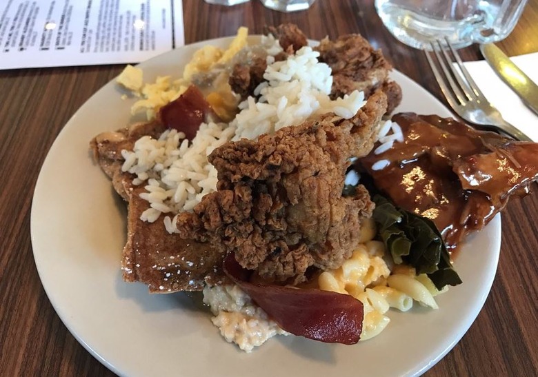 Massachusetts: Darryl's Corner Bar & Kitchen (Boston) 
