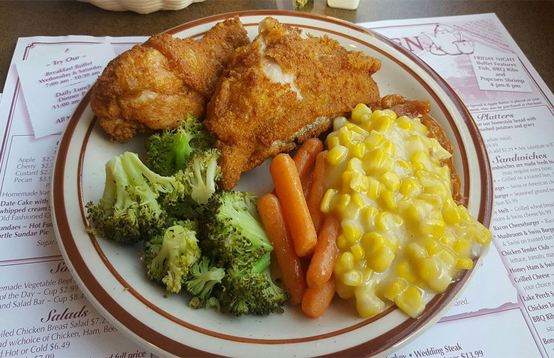 Ohio: Mrs. Yoder's Kitchen (Mount Hope) 