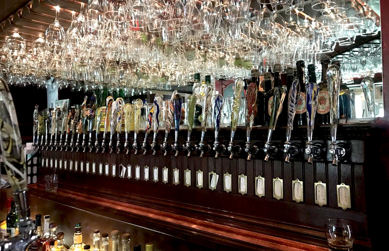 Maine: Ebenezer's Pub (Lovell)
