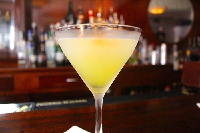 Ohio: The Velvet Tango Room (Cleveland)