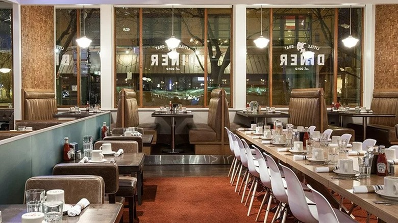 empty restaurant