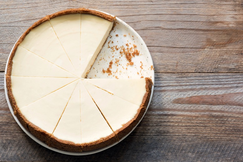 New York Style Vanilla Cheesecake