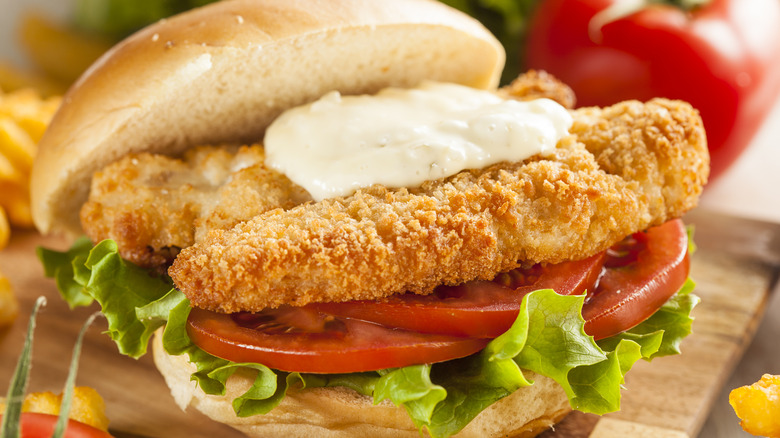 fish sandwich with tartar sauce