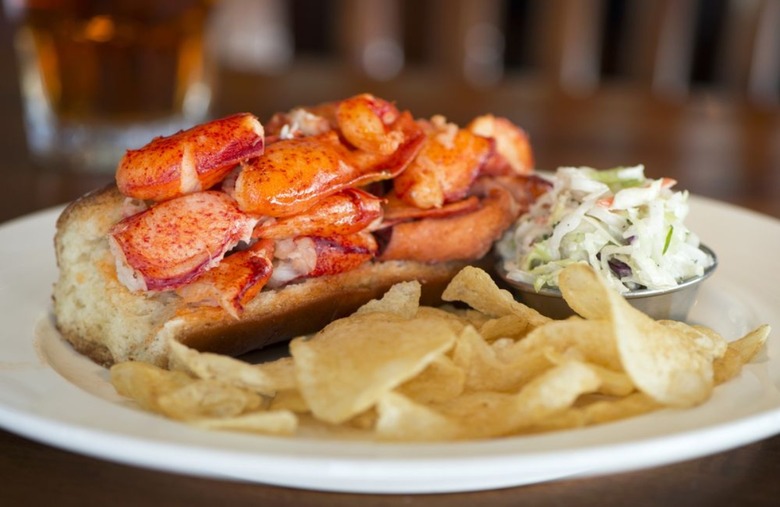 Best Lobster Roll: Sam's Chowder House (Half Moon Bay)