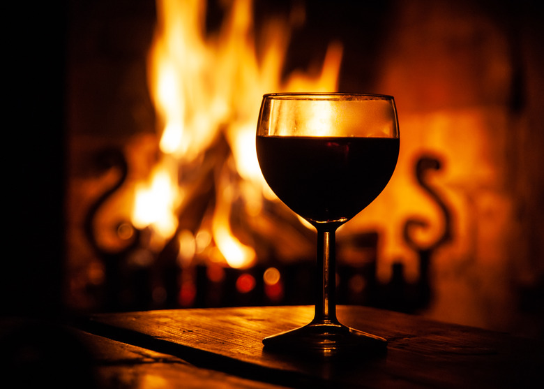 Season 5, Episode 3: Margaery Tyrell Snidely Offers Cersei Wine