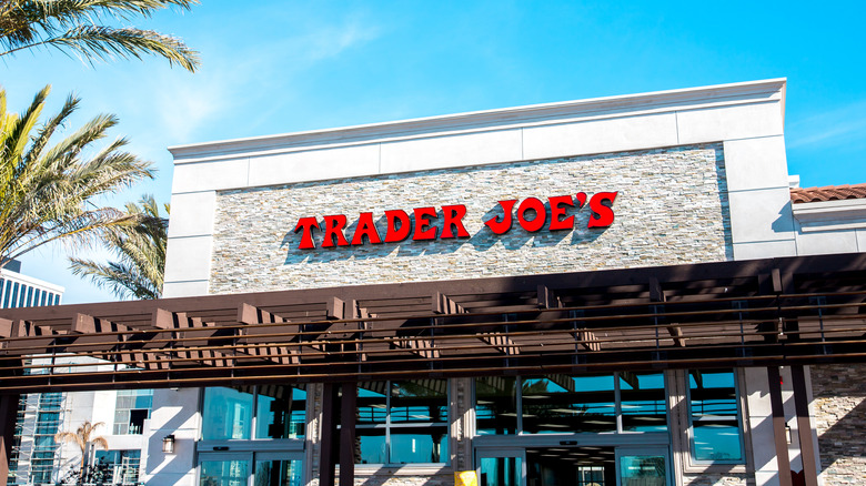 California Trader Joe's exterior