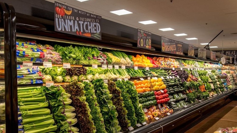 New Jersey Kings grocery store interior