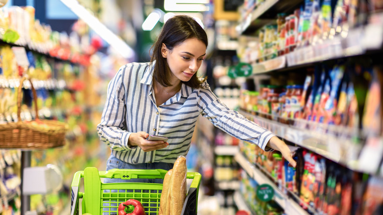 woman grocery shopping