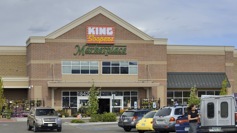 King Soopers exterior and parking lot