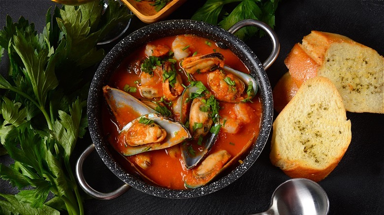 Oysters with garlic bread 