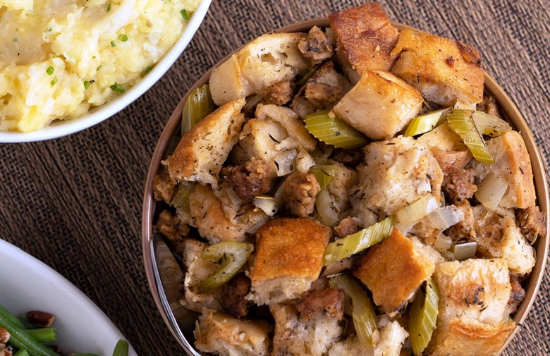 Slow Cooker Saus'age Stuffing