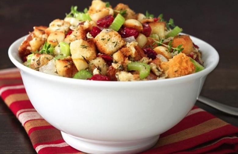 Cranberry Macadamia Nut Stuffing
